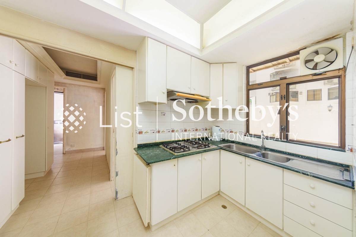 South Bay Towers 南灣大廈 | Kitchen
