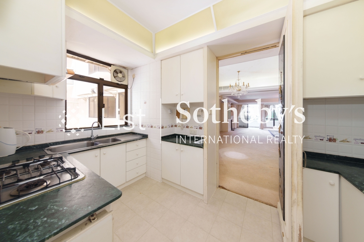 South Bay Towers 南灣大廈 | Kitchen
