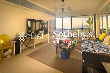 South Bay Towers 南灣大廈 | Living and Dining Room