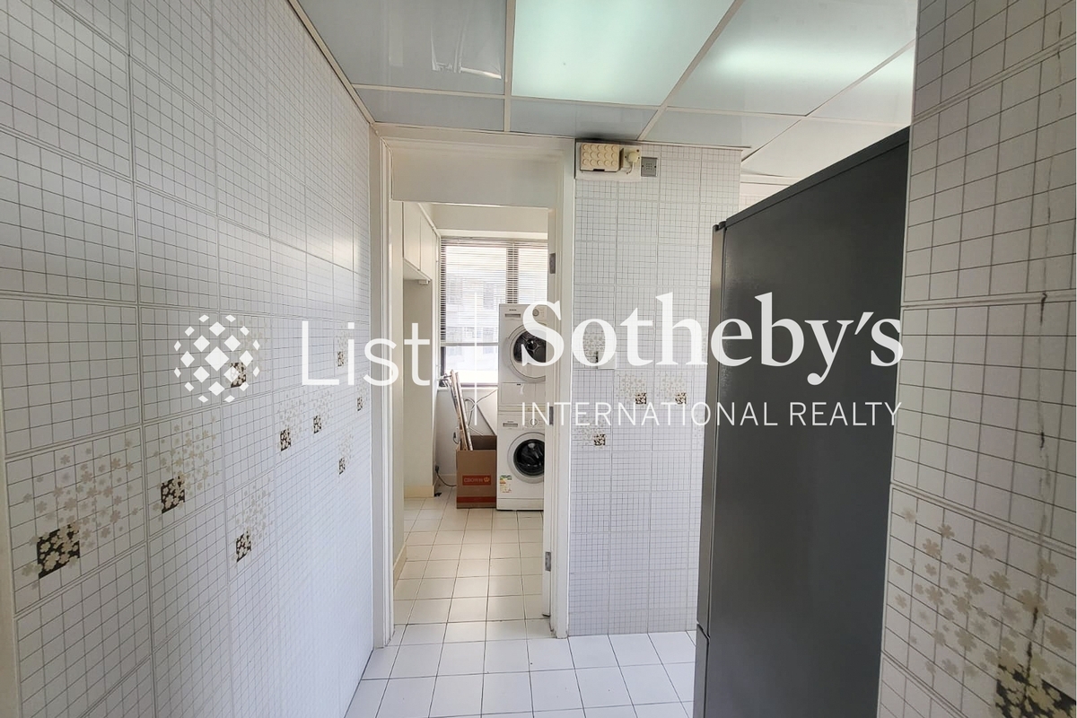 South Bay Towers 南灣大廈 | Kitchen