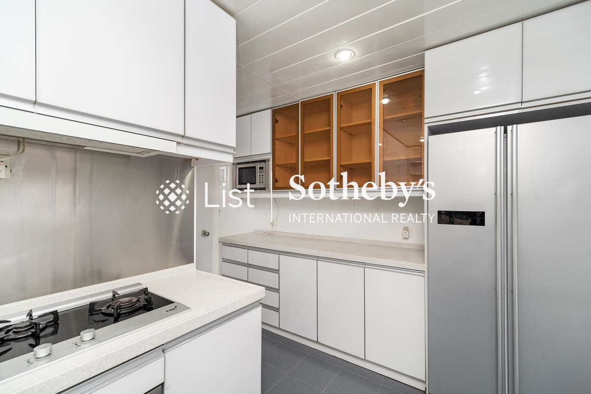 South Bay Towers 南灣大廈 | Kitchen