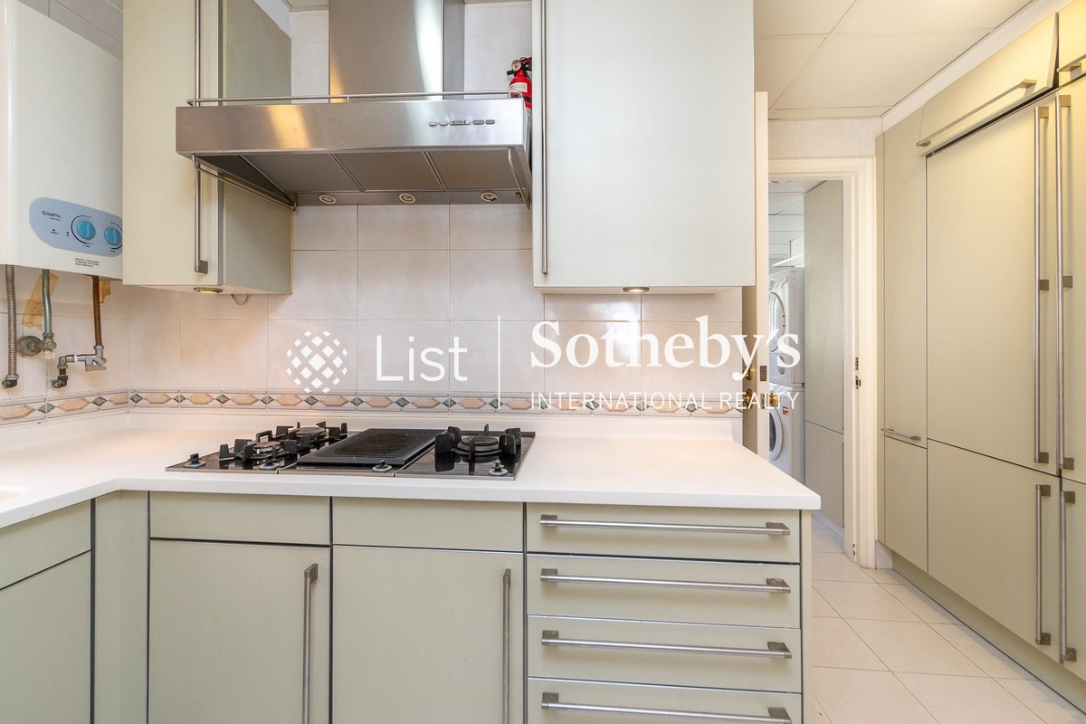 South Bay Towers 南灣大廈 | Kitchen