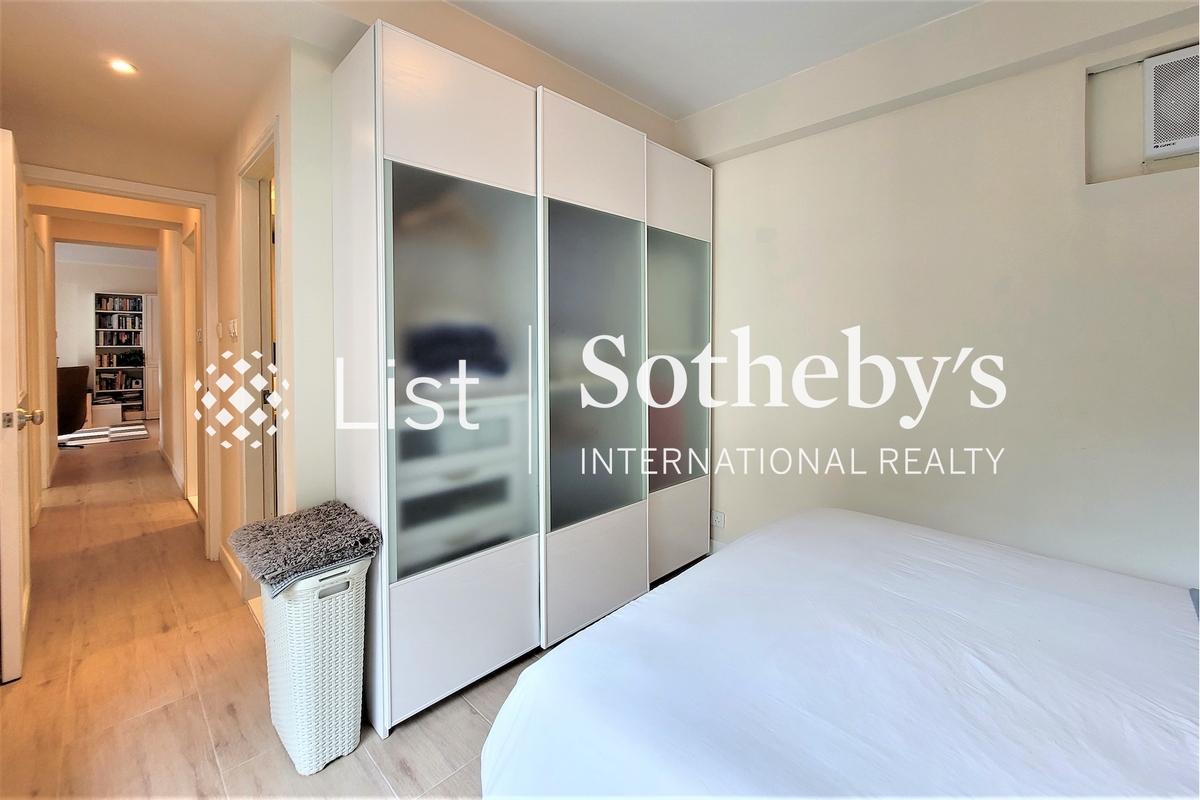 Blessings Garden 殷樺花園 | Built-in Wardrobe in Master Bedroom 