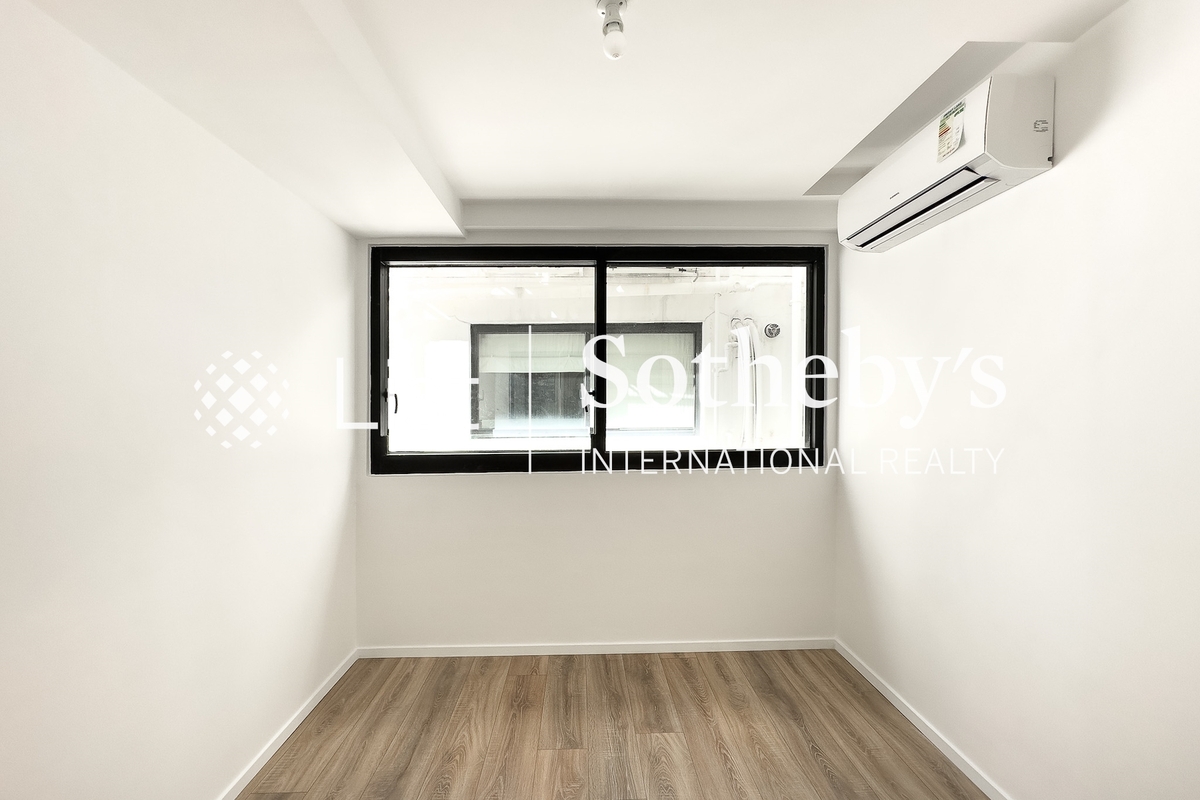 Aqua 33 Aqua 33 | Third Bedroom