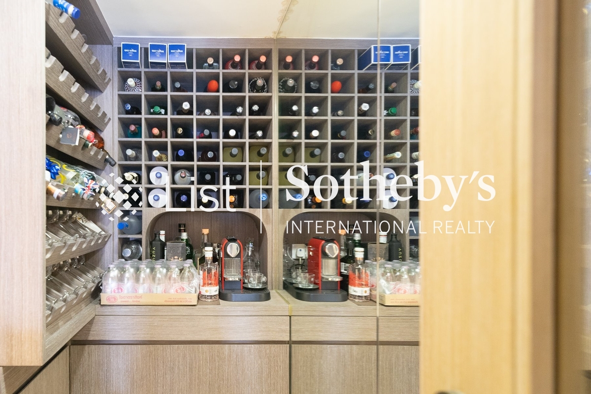 Aqua 33 Aqua 33 | Wine Cellar Room