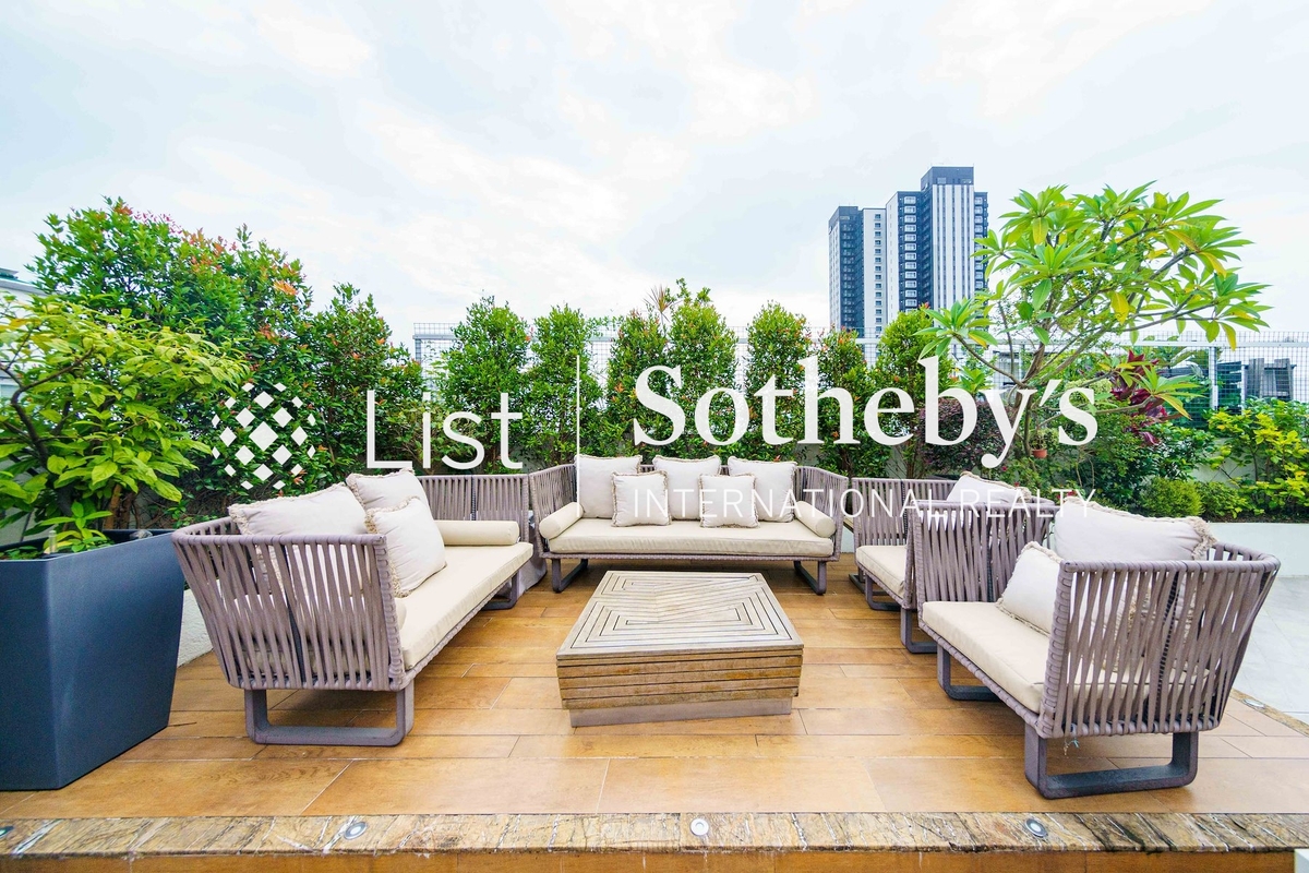 Aqua 33 Aqua 33 | Private Roof Terrace