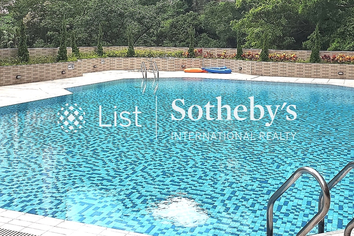 Yukon Court 殷豪閣 | Swimming Pool