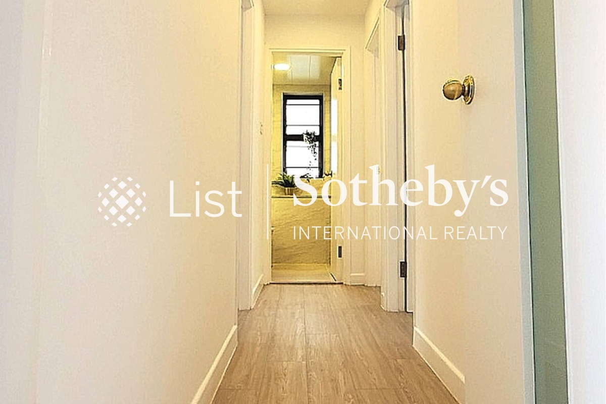 Yukon Court 殷豪閣 | Corridor