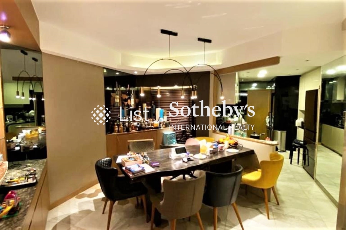 Yukon Court 殷豪閣 | Living and Dining Room