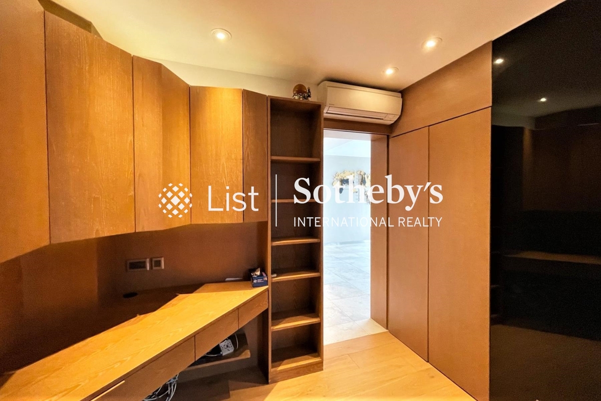 Yukon Court 殷豪閣 | Third Bedroom