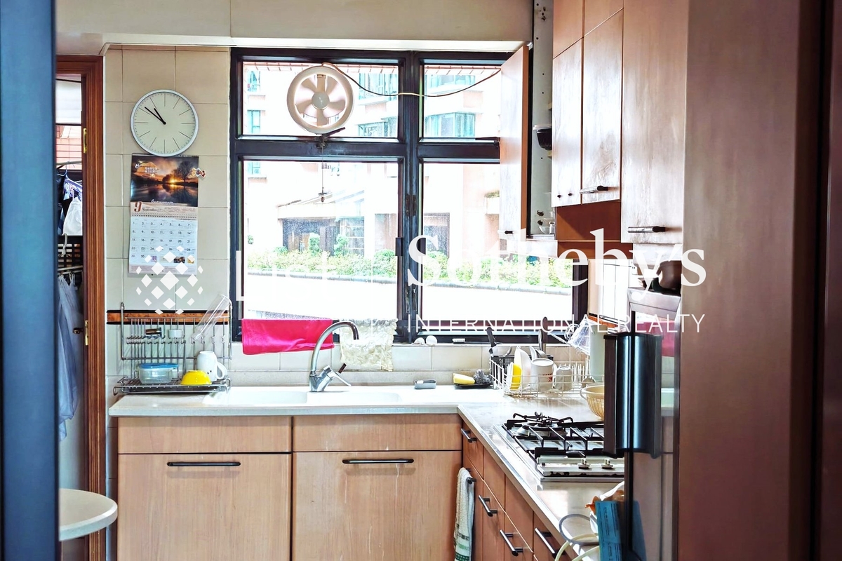 Dynasty Court 帝景園 | Kitchen