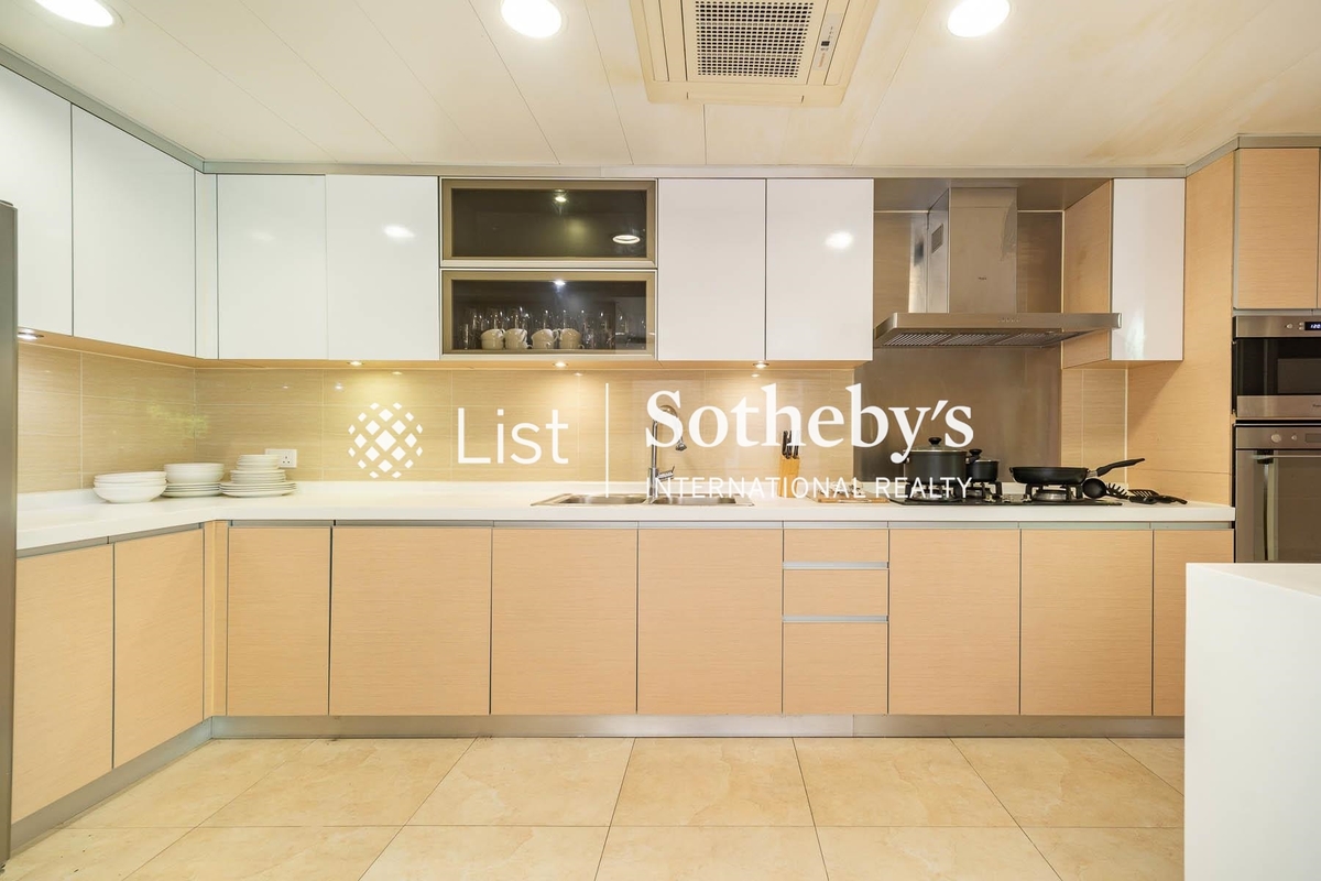 Dynasty Court 帝景園 | Kitchen