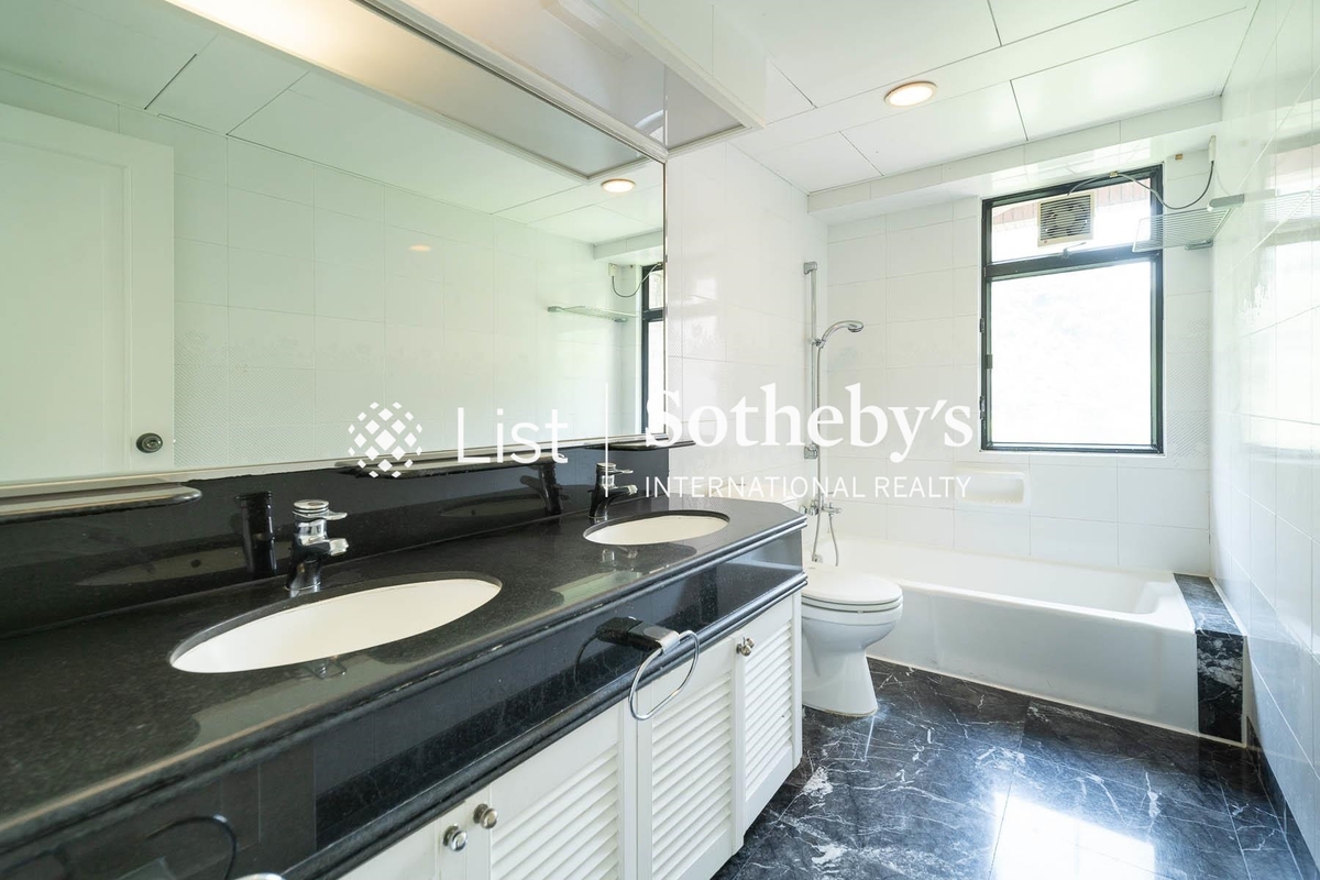 Dynasty Court 帝景園 | Guest Bathroom