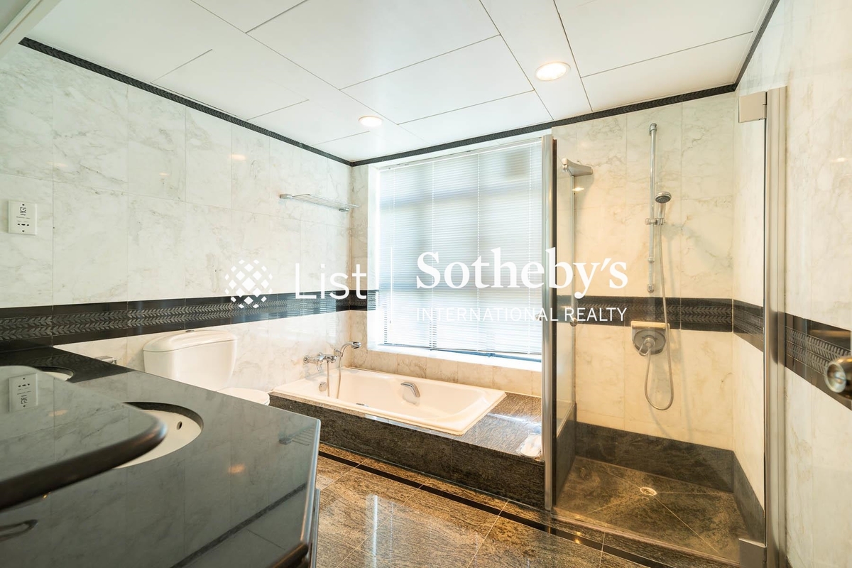 Dynasty Court 帝景園 | Master Bathroom