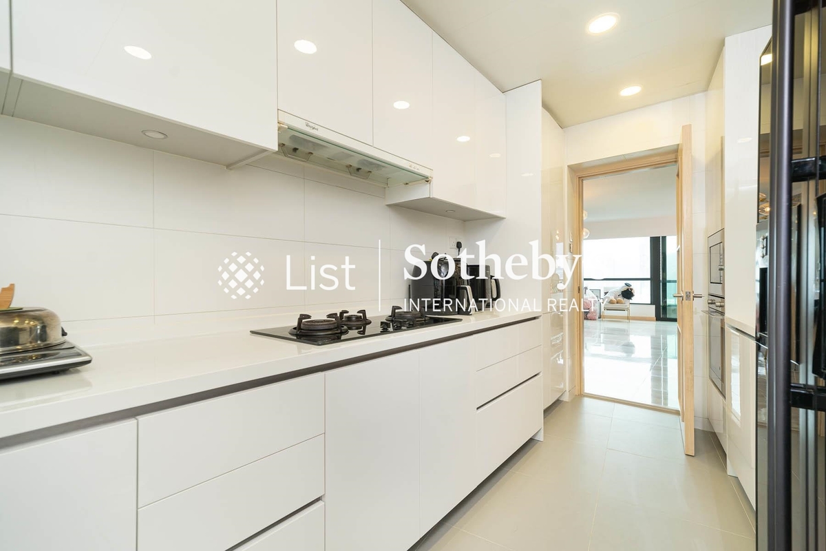 Dynasty Court 帝景園 | Kitchen