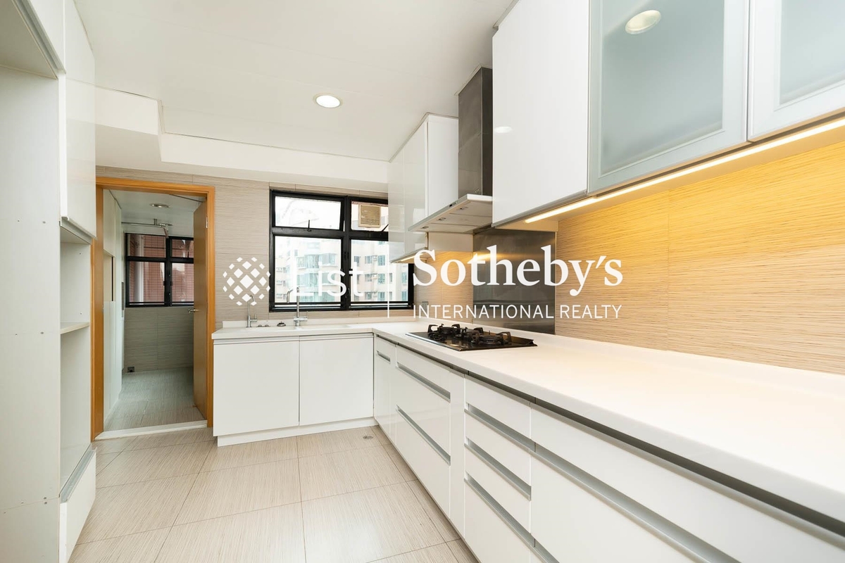 Dynasty Court 帝景園 | Kitchen