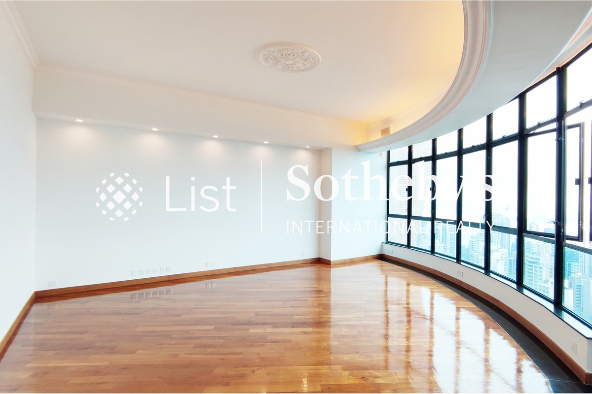 Dynasty Court 帝景園 | Living and Dining Room