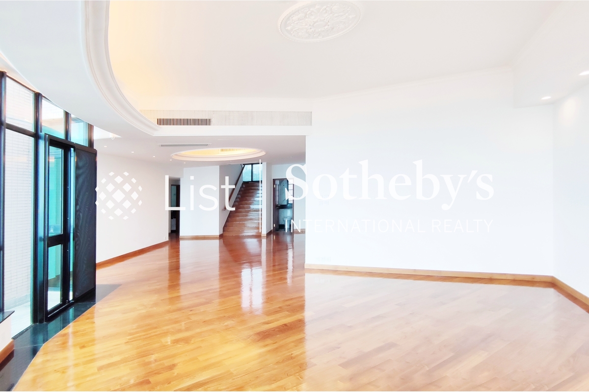 Dynasty Court 帝景園 | Living and Dining Room