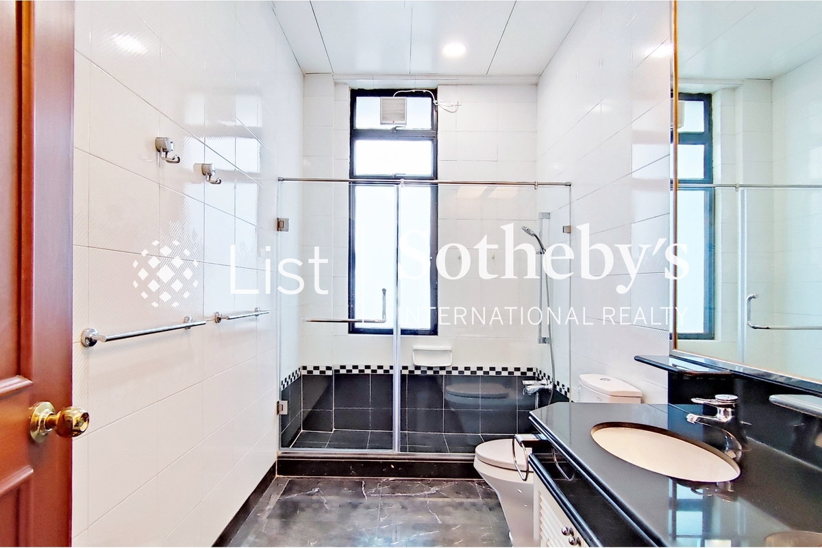 Dynasty Court 帝景園 | Guest Bathroom