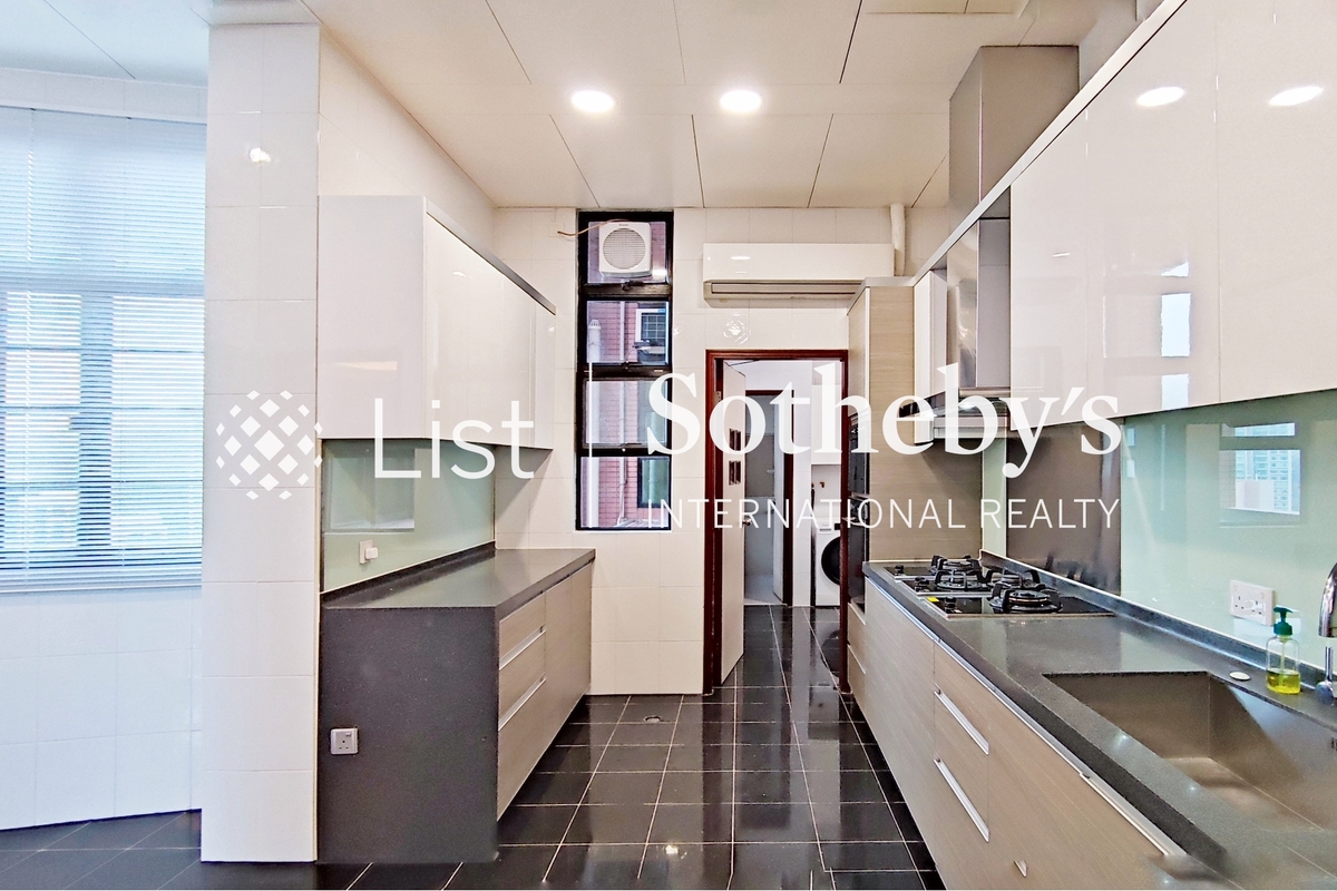 Dynasty Court 帝景園 | Kitchen