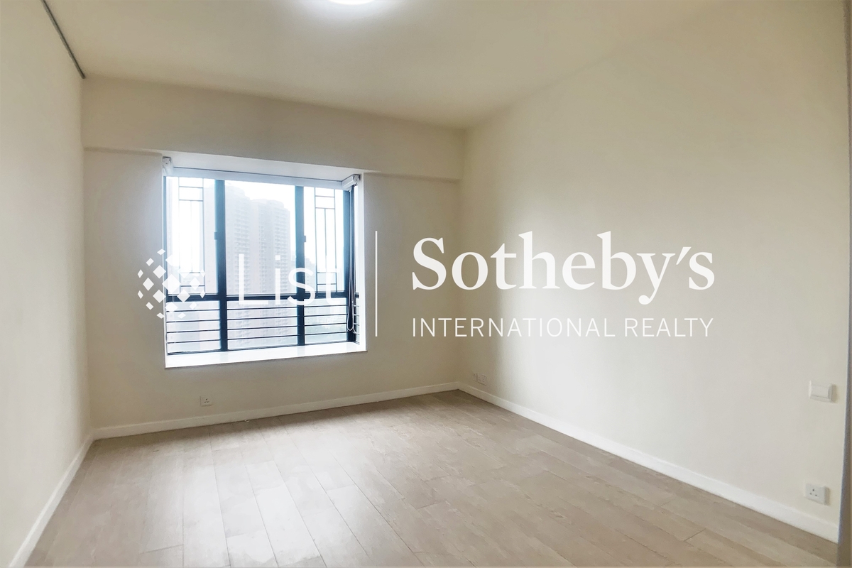 Clovelly Court 嘉富麗苑 | Third Bedroom