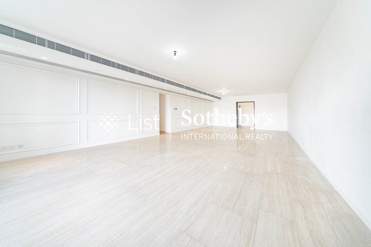 Clovelly Court 嘉富麗苑 | Living and Dining Room