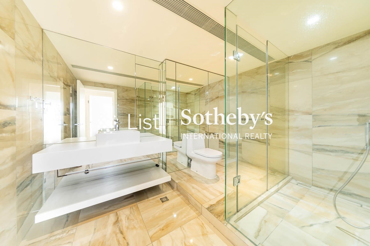 Clovelly Court 嘉富麗苑 | Guest Bathroom