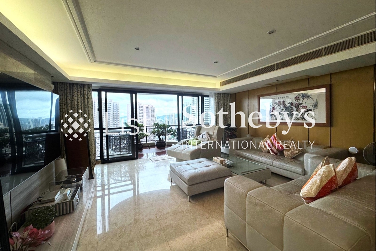 Clovelly Court 嘉富丽苑 | Living Room
