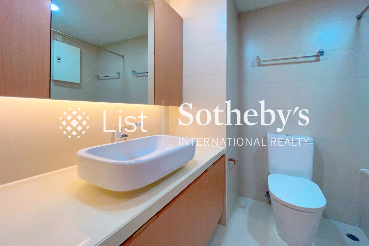 Clovelly Court 嘉富麗苑 | Master Bathroom