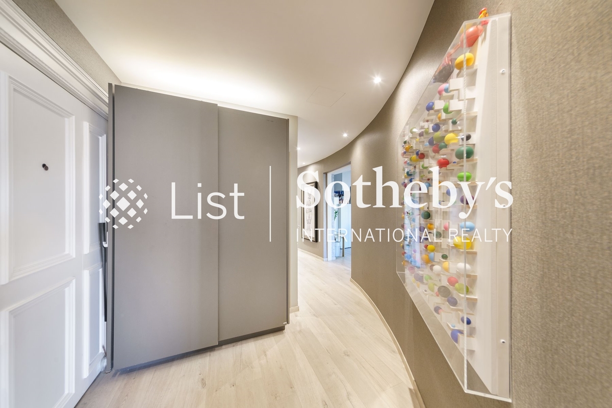 Century Tower 世紀大廈 | Corridor