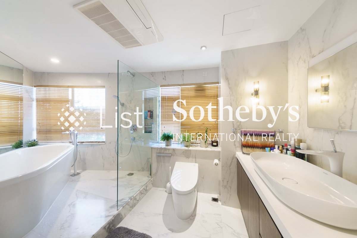 Century Tower 世紀大廈 | Master Bathroom