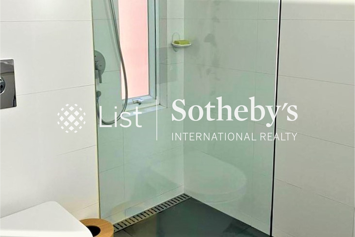 Bonham Crest 寶恒閣 | Guest Bathroom