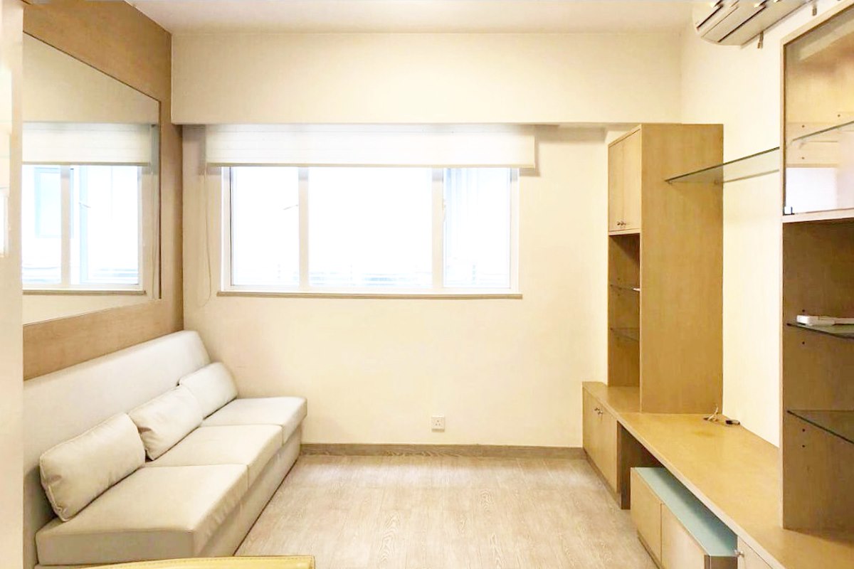 Caine Building 廣堅大廈 | Living and Dining Room