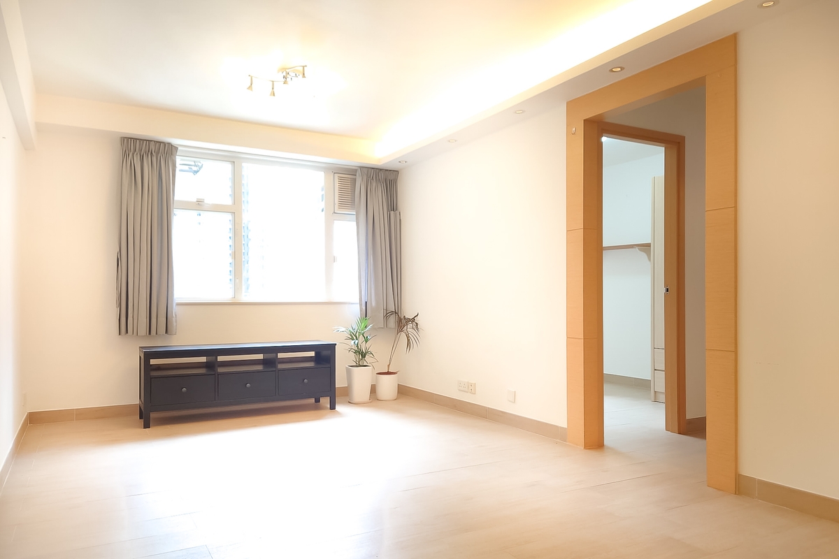 Caine Mansion 堅都大廈 | Living and Dining Room