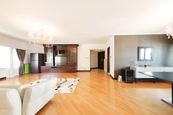 Birchwood Place 寶樺臺 | Living and Dining Room