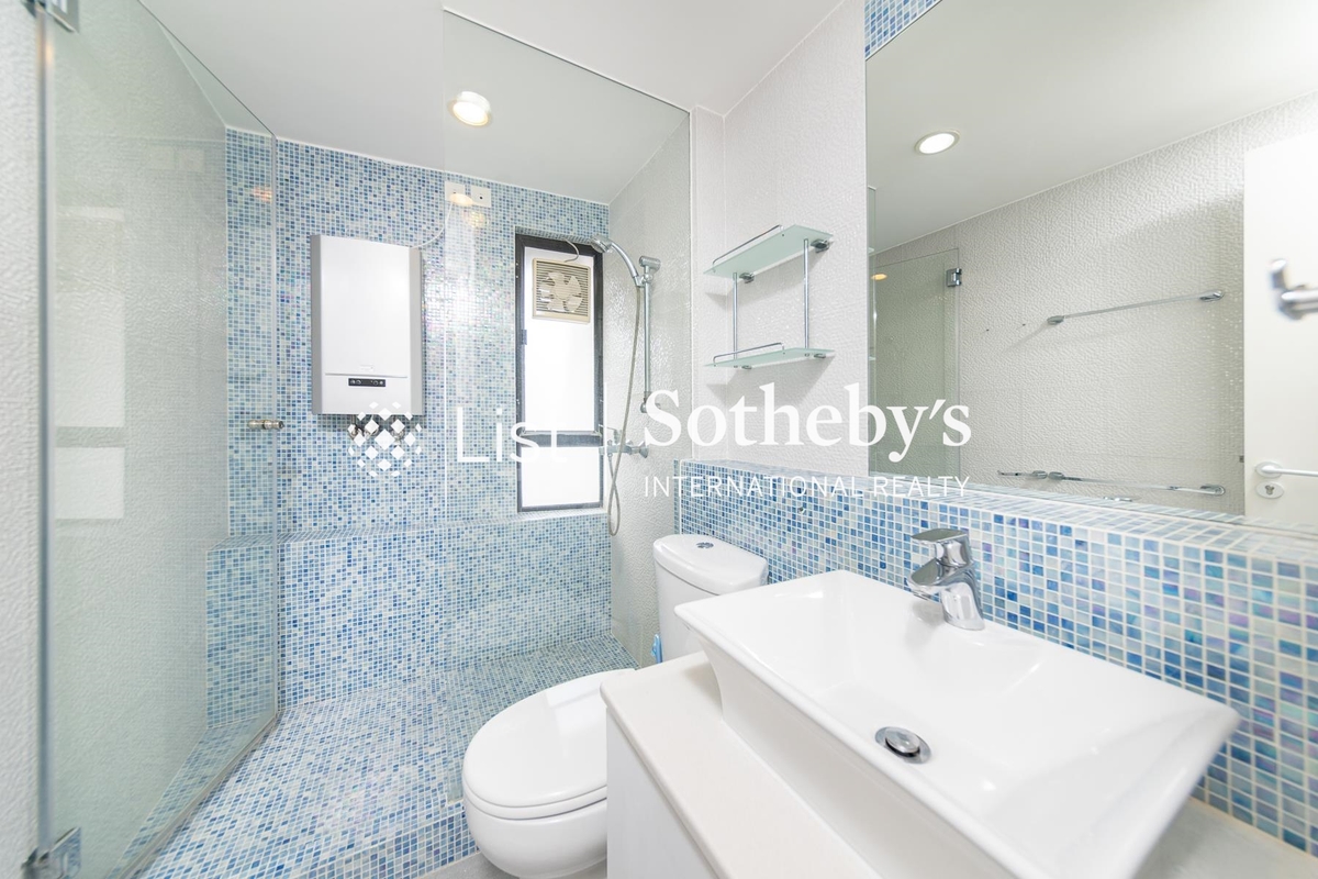 Birchwood Place 寶樺臺 | Guest Bathroom