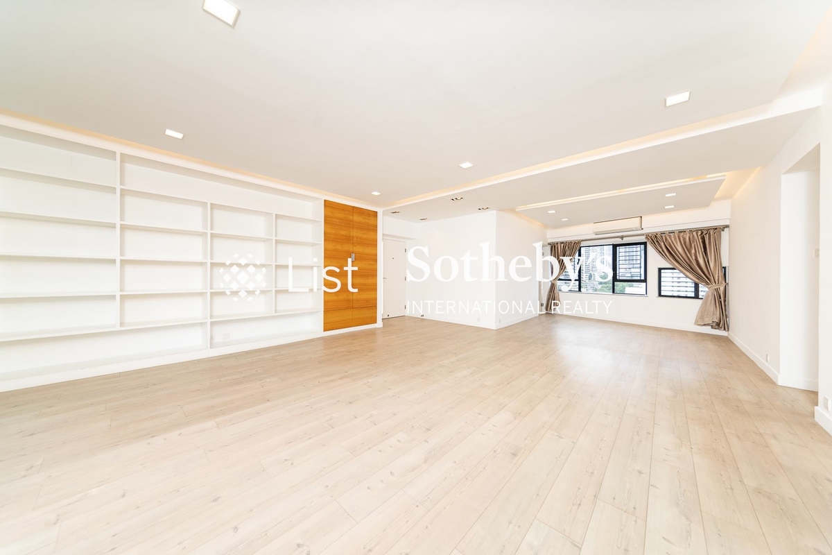 Birchwood Place 寶樺臺 | Living and Dining Room