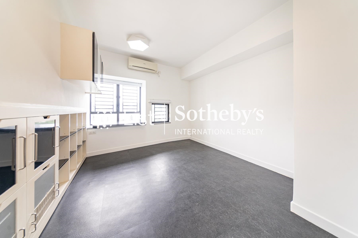 Birchwood Place 寶樺臺 | Second Bedroom