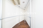 Birchwood Place 宝桦台 | Walk-in Closet in Master Bedroom 