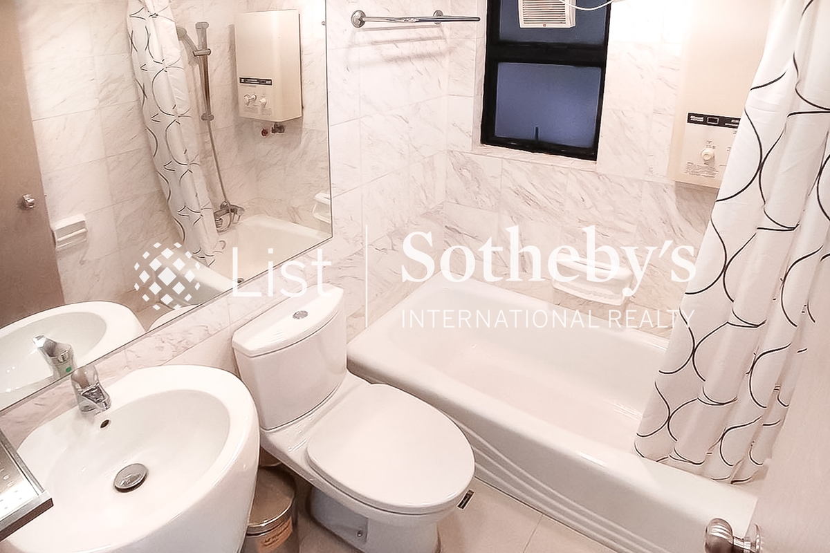 Blessings Garden 殷樺花園 | Master Bathroom