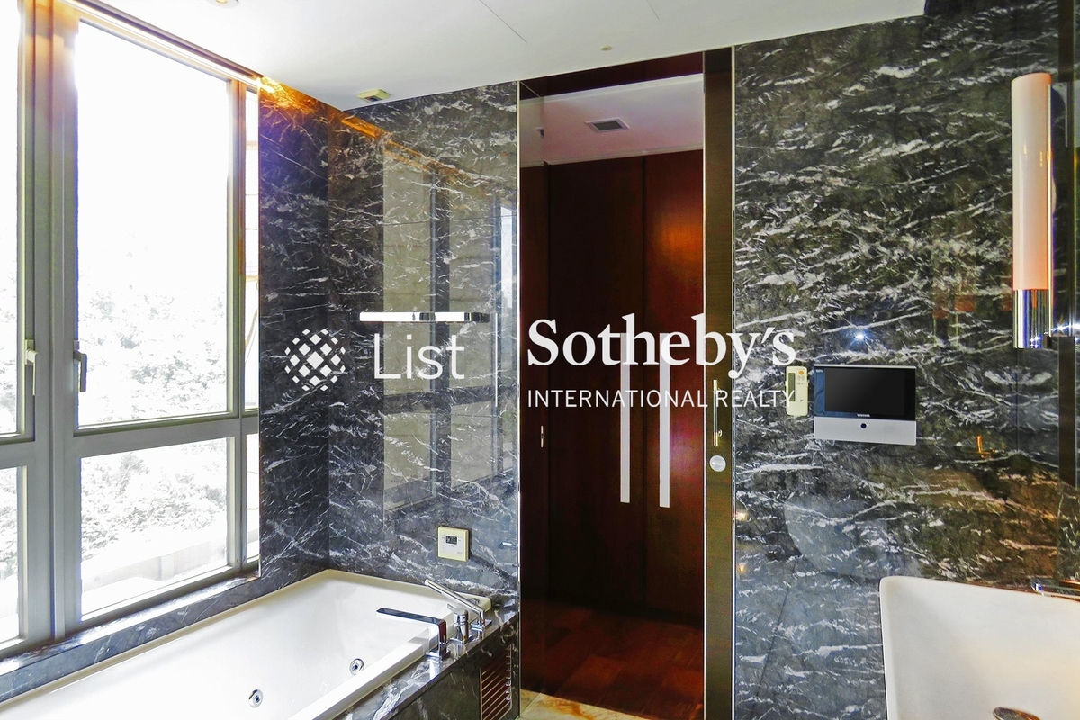 39 Conduit Road 天匯 | Master Bathroom