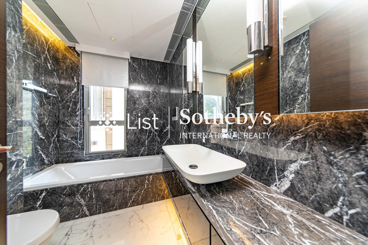 39 Conduit Road 天匯 | Guest Bathroom