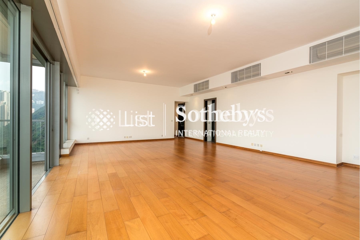 39 Conduit Road 天汇 | Living and Dining Room