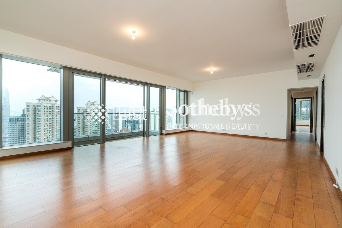 39 Conduit Road 天汇 | Living and Dining Room