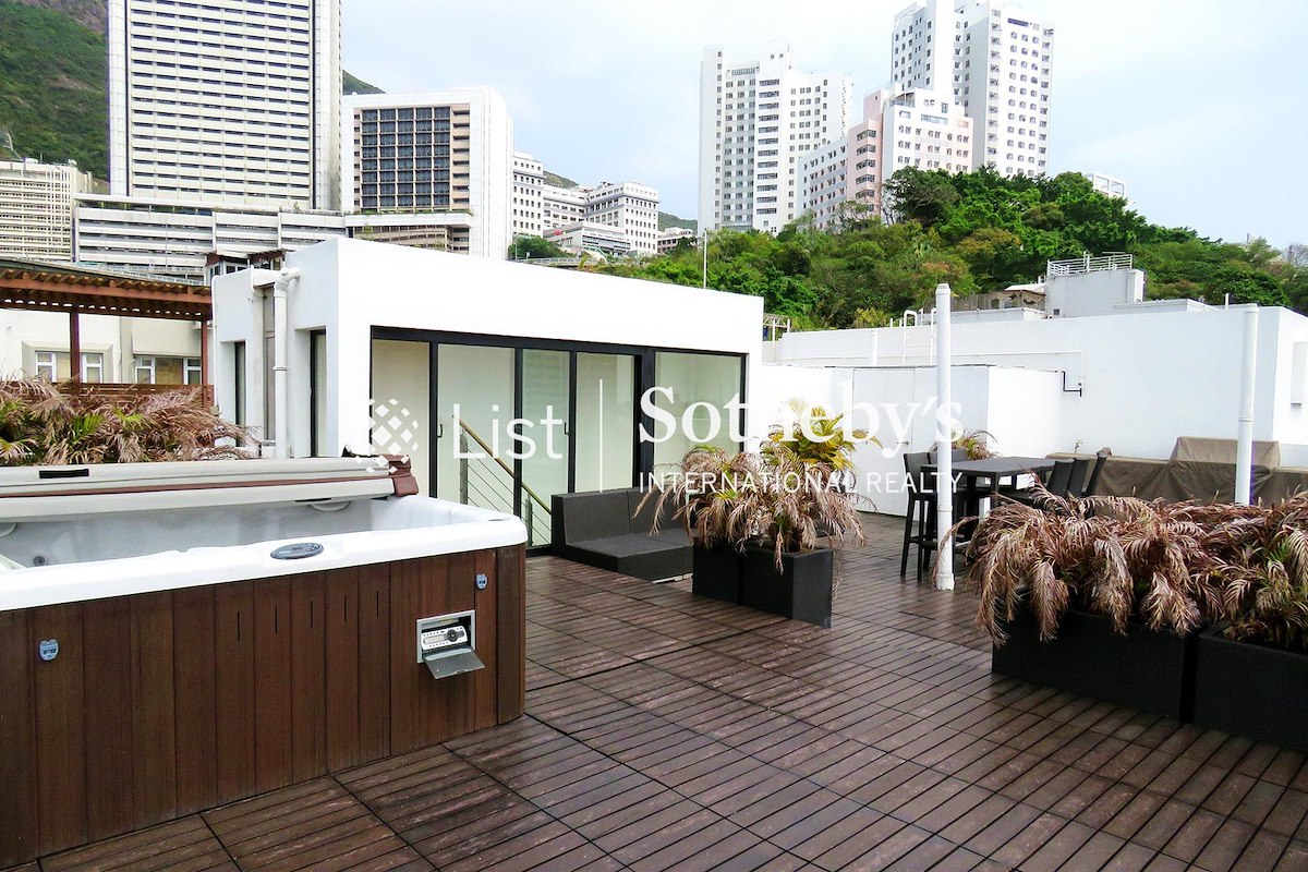 Aqua 33 金粟街33号 | Private Rooftop Terrace