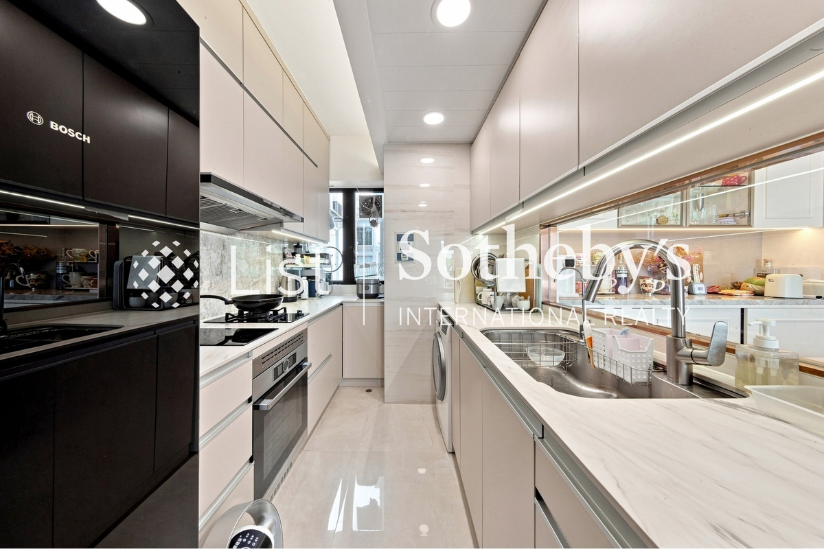 Aqua 33 Aqua 33 | Kitchen