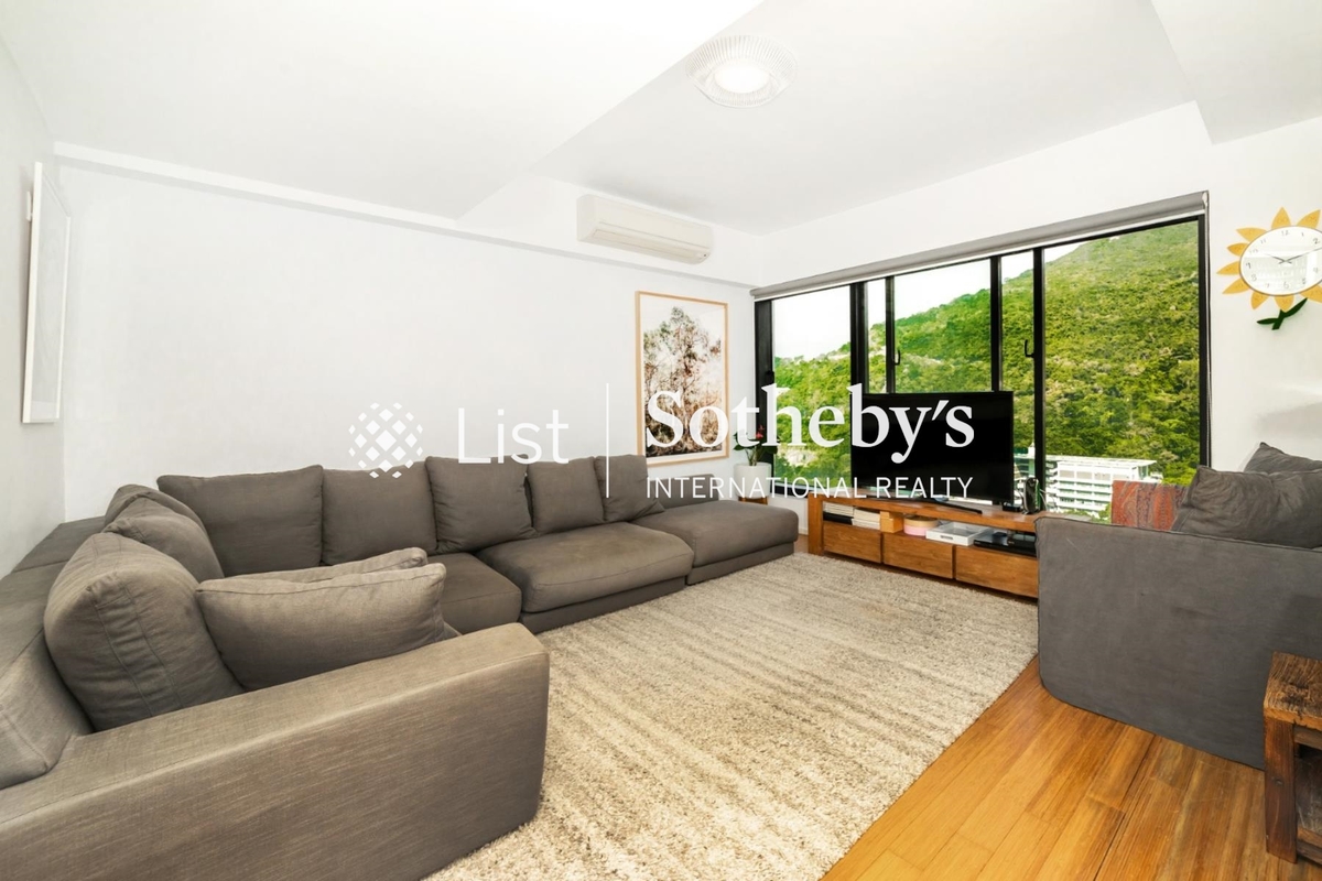 Aqua 33 Aqua 33 | Living and Dining Room