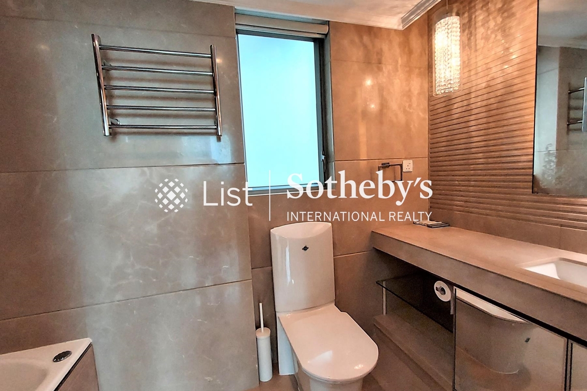 31 Robinson Road 羅便臣道31號 | Master Bathroom