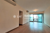 31 Robinson Road 羅便臣道31號 | Living and Dining Room