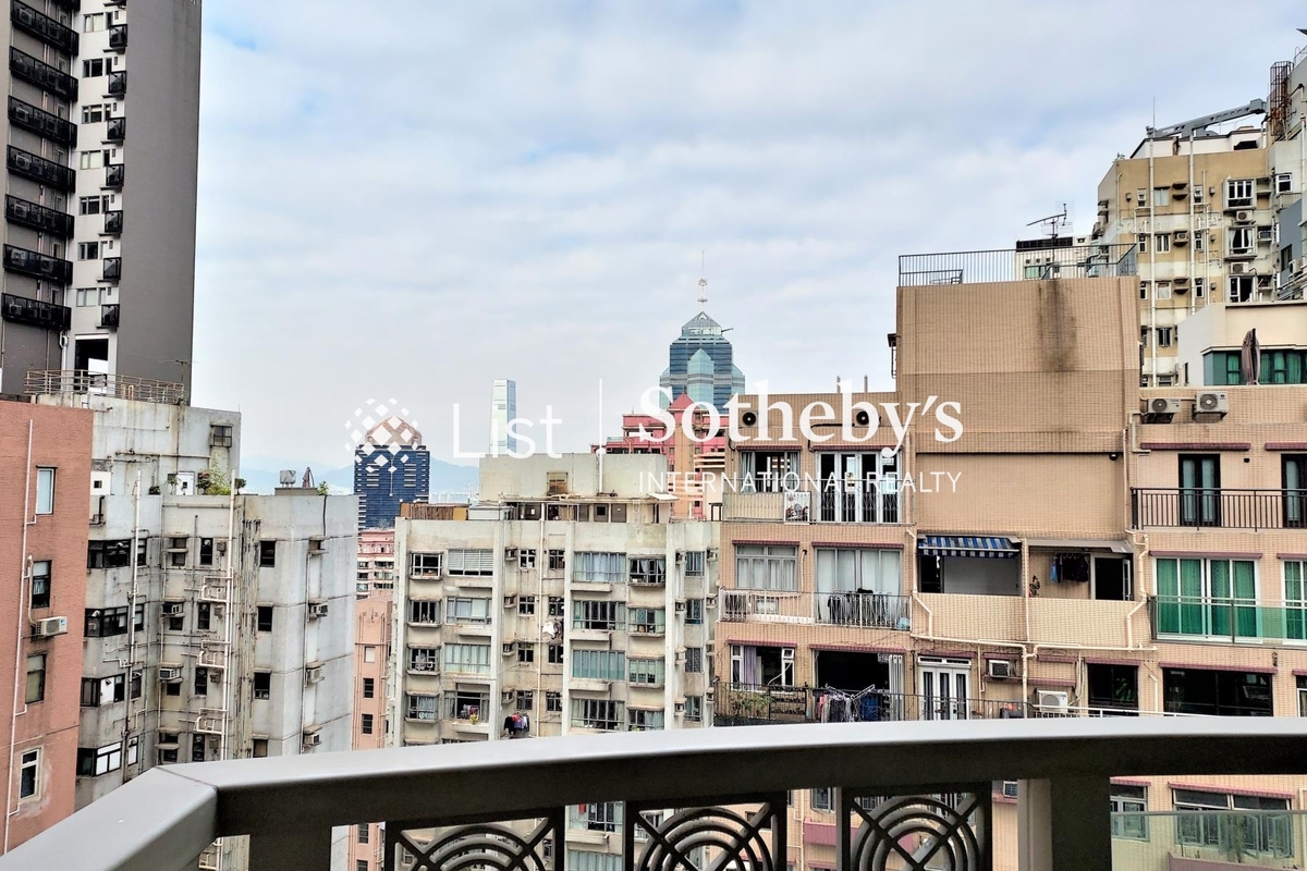 31 Robinson Road 羅便臣道31號 | Balcony off Living and Dining Room